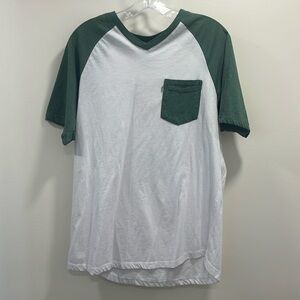 Men’s Levi’s t shirt